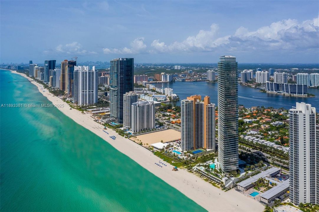 На продажу: $5,290,000 (4 спален, 5 ванн, 2682 Квадратных фут)