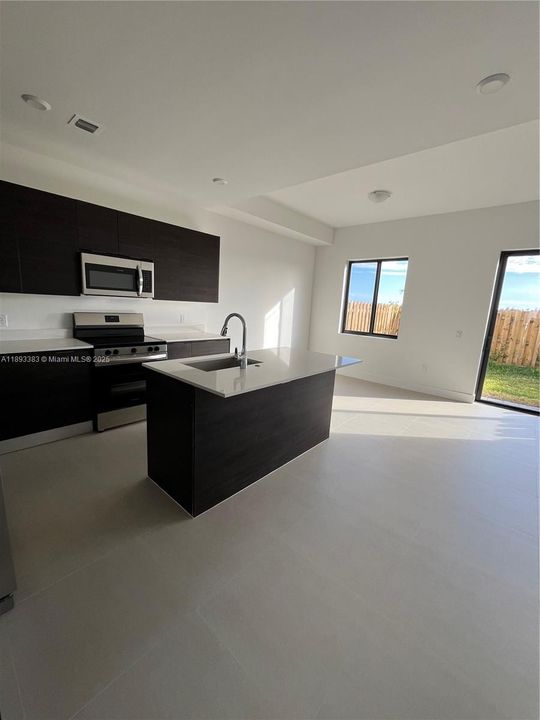 En Renta: $2,750 (4 camas, 2 baños, 0 Pies cuadrados)