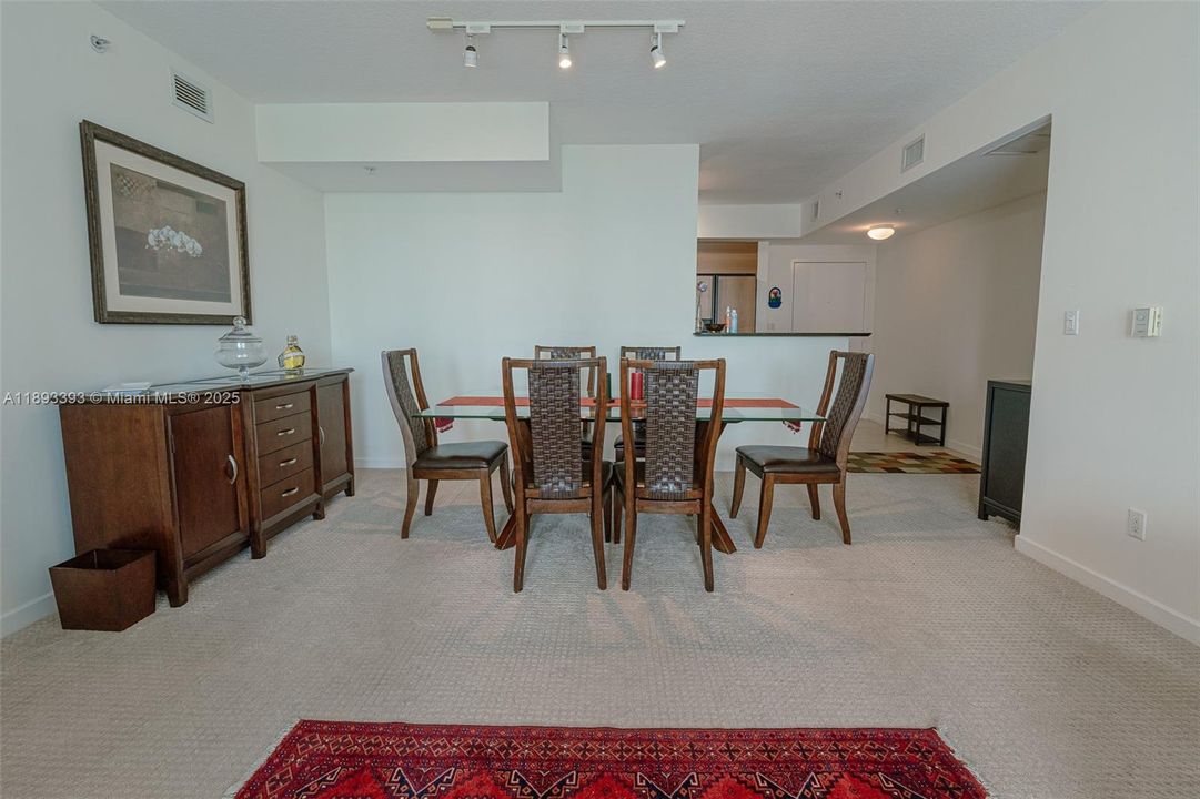 Recently Rented: $3,700 (2 beds, 2 baths, 1227 Square Feet)