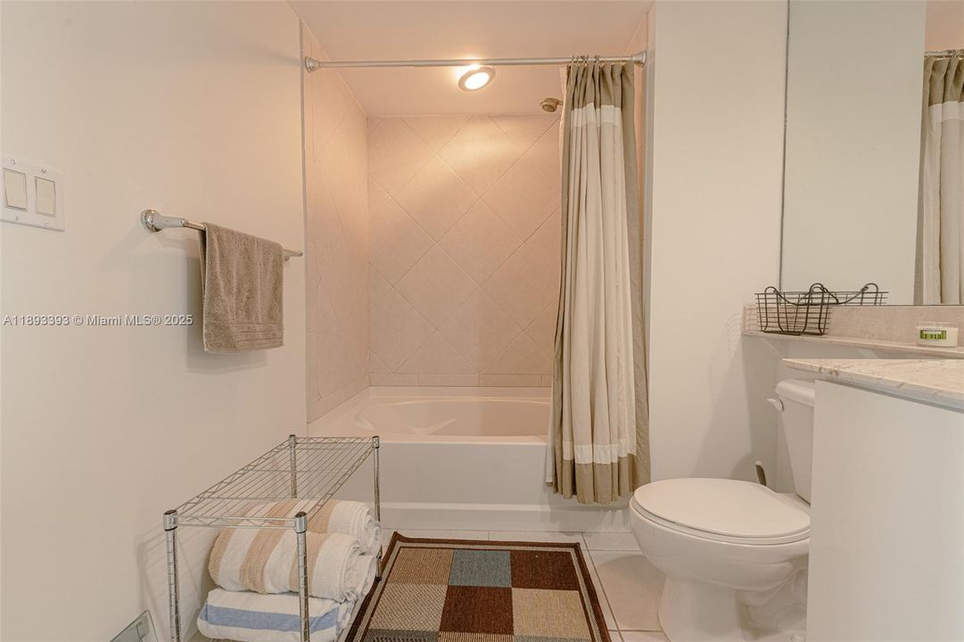 Recently Rented: $3,700 (2 beds, 2 baths, 1227 Square Feet)