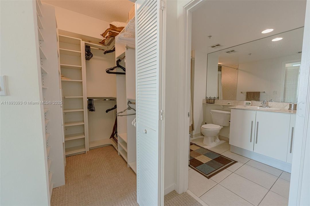 Recently Rented: $3,700 (2 beds, 2 baths, 1227 Square Feet)