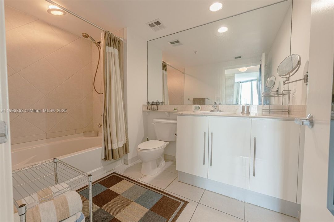 Recently Rented: $3,700 (2 beds, 2 baths, 1227 Square Feet)