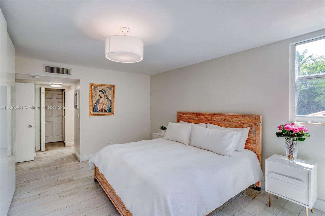 For Rent: $6,500 (3 beds, 2 baths, 1734 Square Feet)