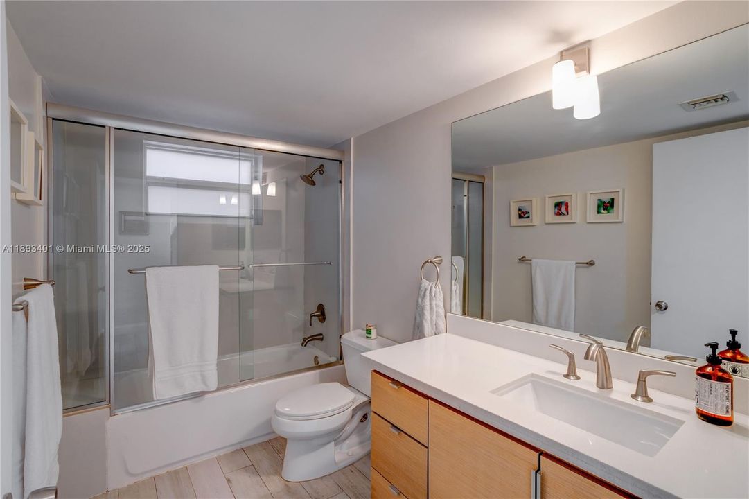 For Rent: $6,500 (3 beds, 2 baths, 1734 Square Feet)