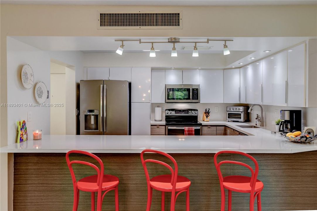 For Rent: $6,500 (3 beds, 2 baths, 1734 Square Feet)