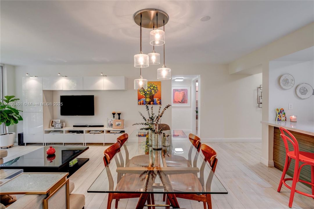 For Rent: $6,500 (3 beds, 2 baths, 1734 Square Feet)