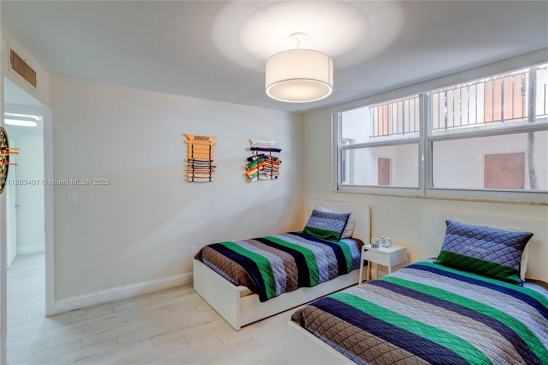 For Rent: $6,500 (3 beds, 2 baths, 1734 Square Feet)