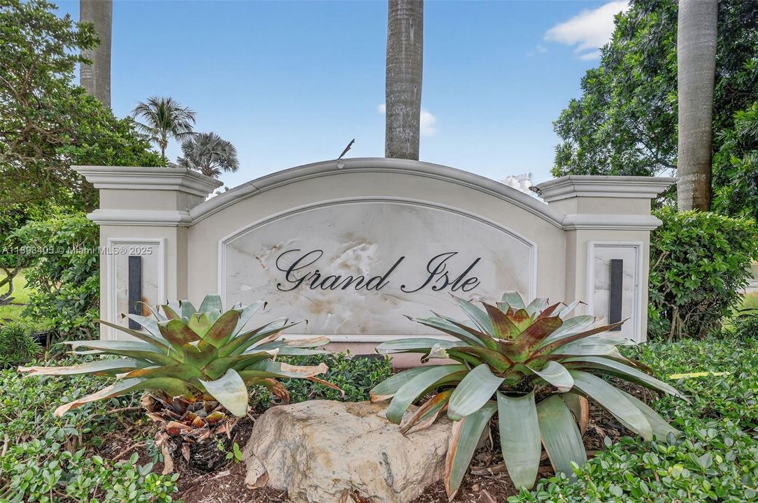 Activo con contrato: $850,000 (5 camas, 3 baños, 3296 Pies cuadrados)