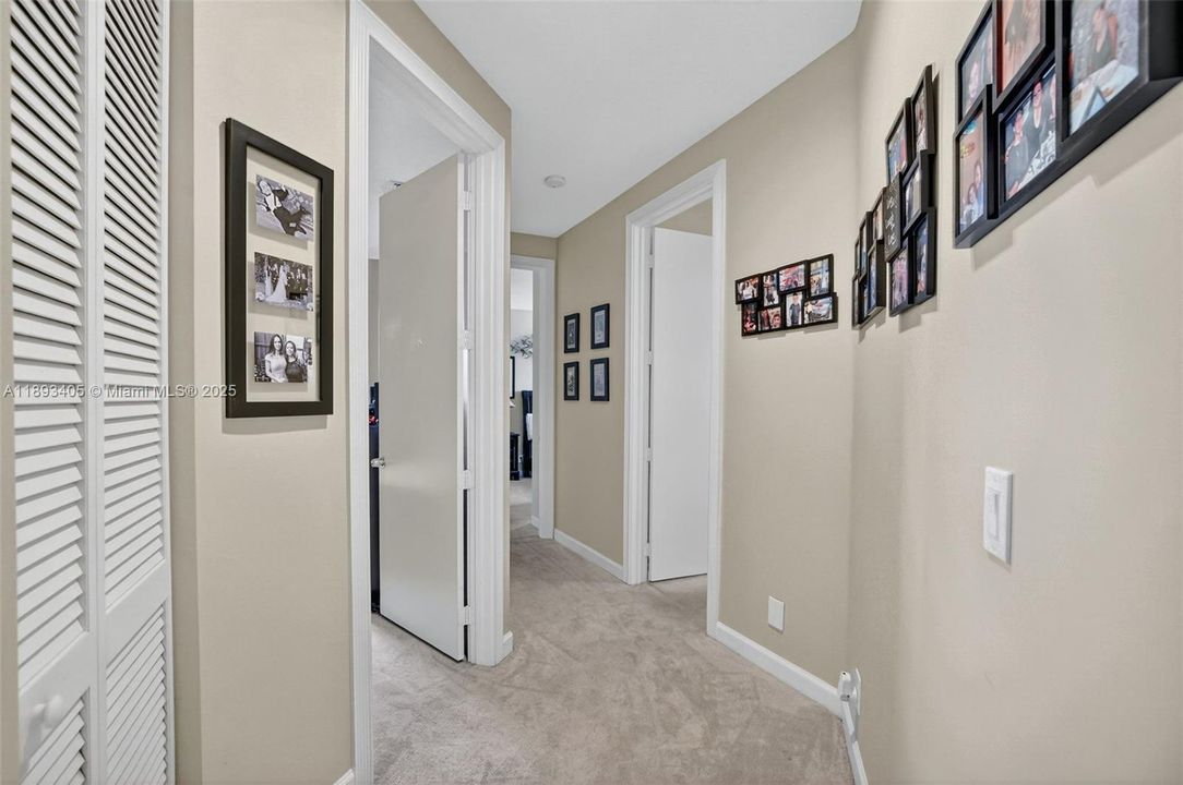 Activo con contrato: $850,000 (5 camas, 3 baños, 3296 Pies cuadrados)