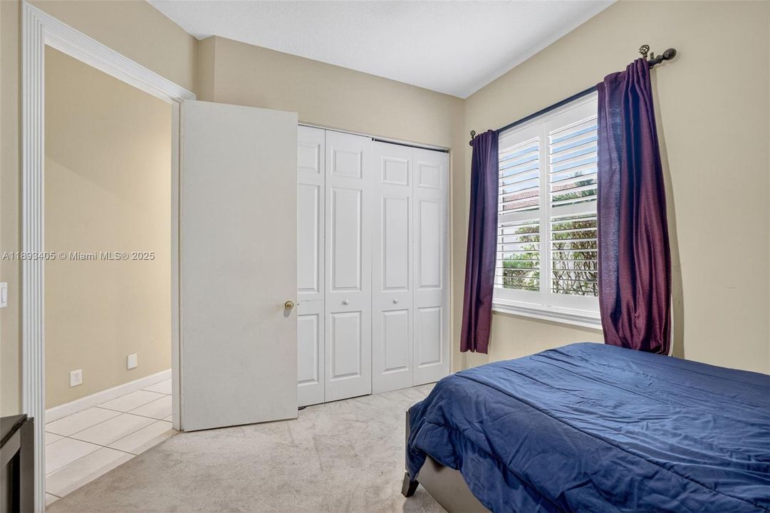 Activo con contrato: $850,000 (5 camas, 3 baños, 3296 Pies cuadrados)