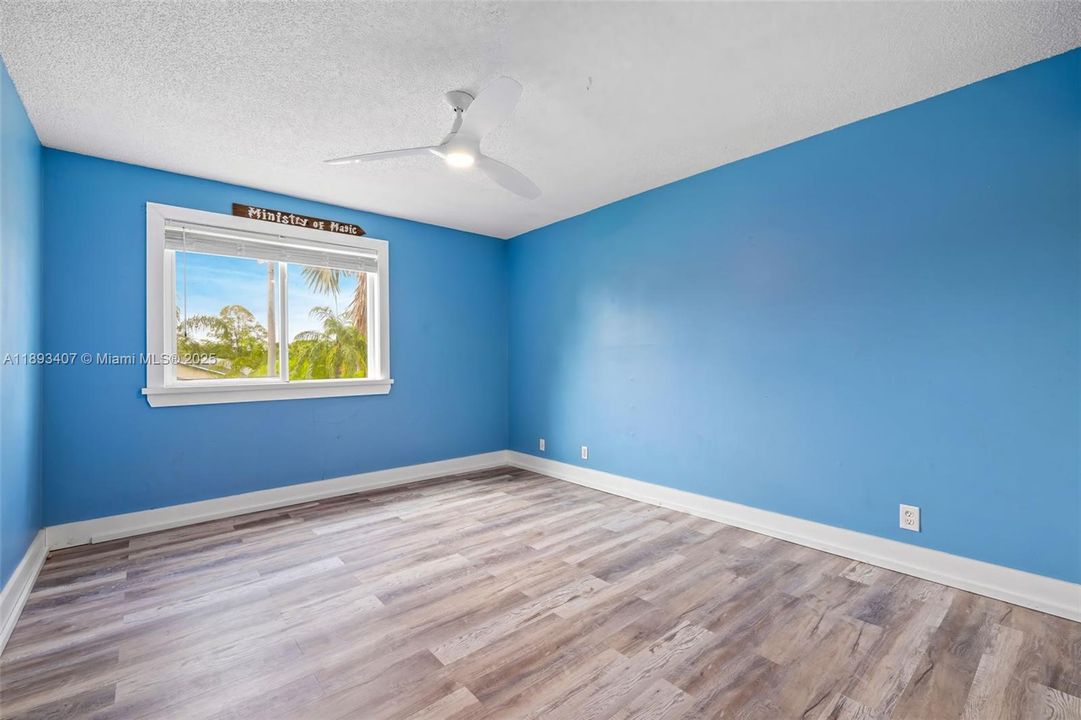 出租: $5,500 (4 贝兹, 2 浴室, 2487 平方英尺)