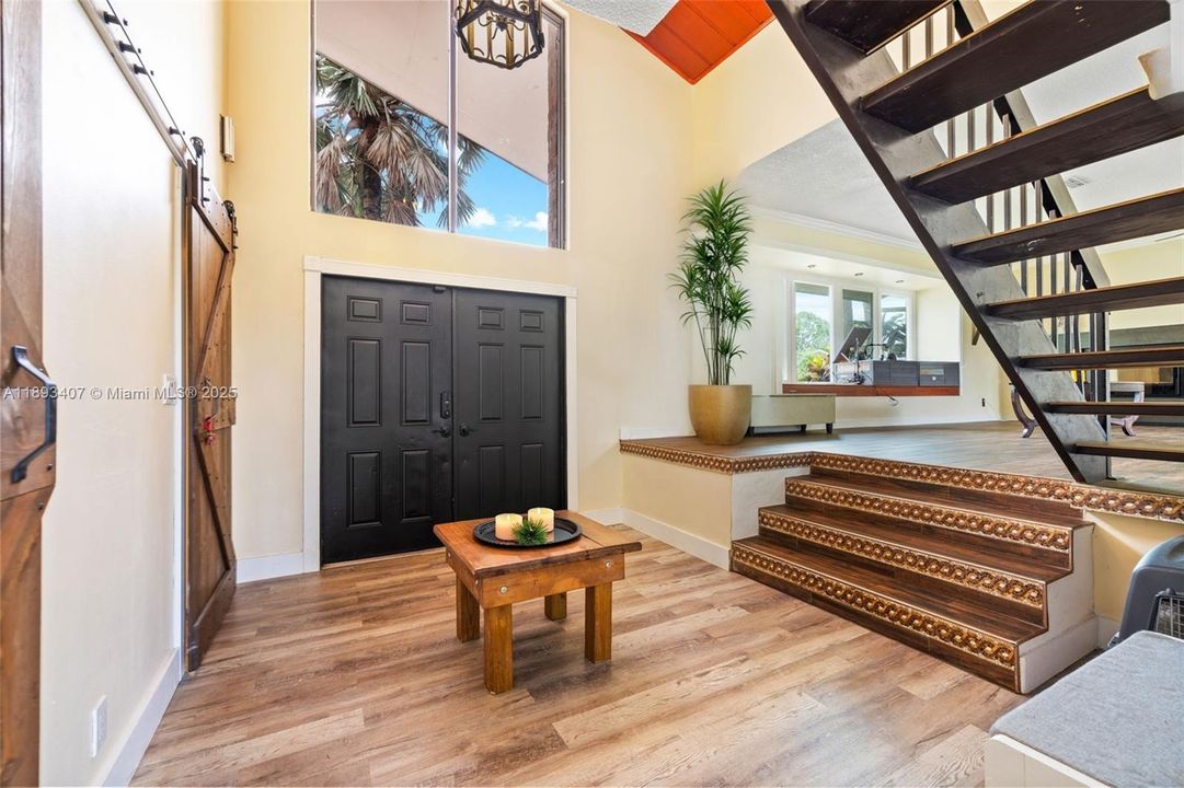 出租: $5,500 (4 贝兹, 2 浴室, 2487 平方英尺)