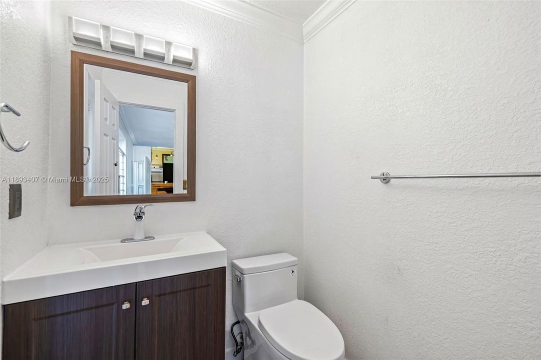 出租: $5,500 (4 贝兹, 2 浴室, 2487 平方英尺)