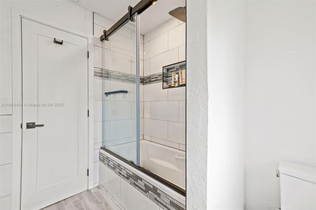 出租: $5,500 (4 贝兹, 2 浴室, 2487 平方英尺)