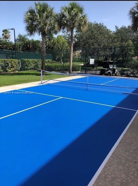 出租: $5,500 (4 贝兹, 2 浴室, 2487 平方英尺)