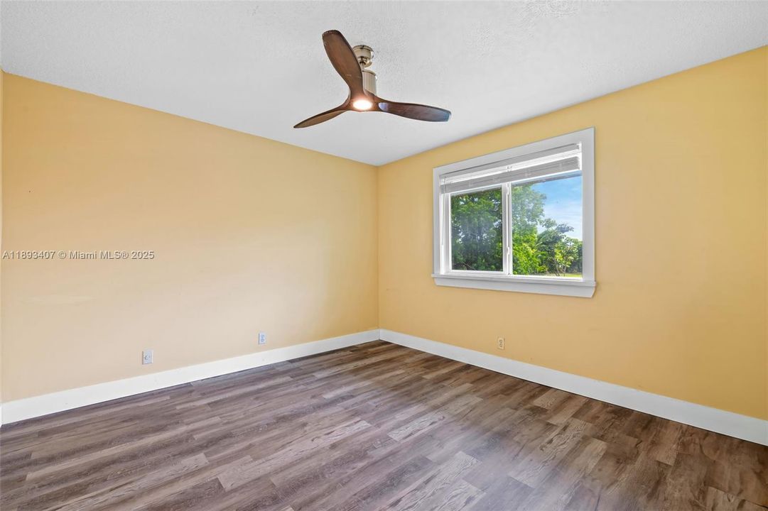 出租: $5,500 (4 贝兹, 2 浴室, 2487 平方英尺)