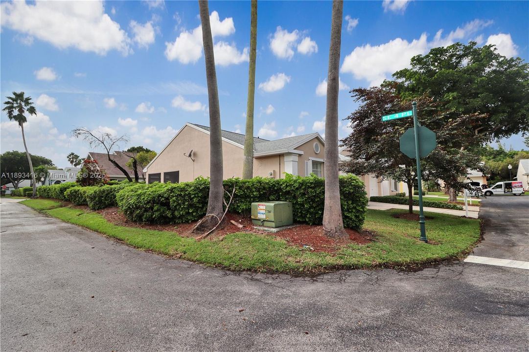 Recently Sold: $290,000 (2 beds, 2 baths, 1171 Square Feet)