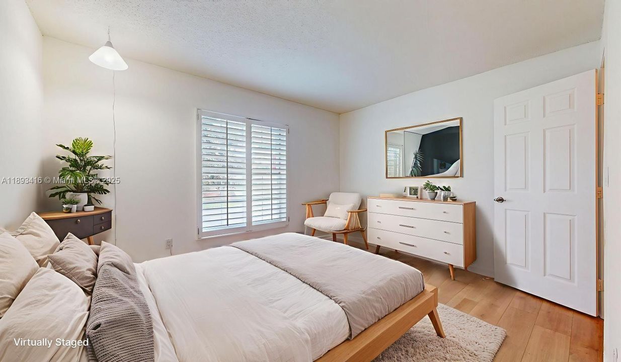 Recently Sold: $290,000 (2 beds, 2 baths, 1171 Square Feet)