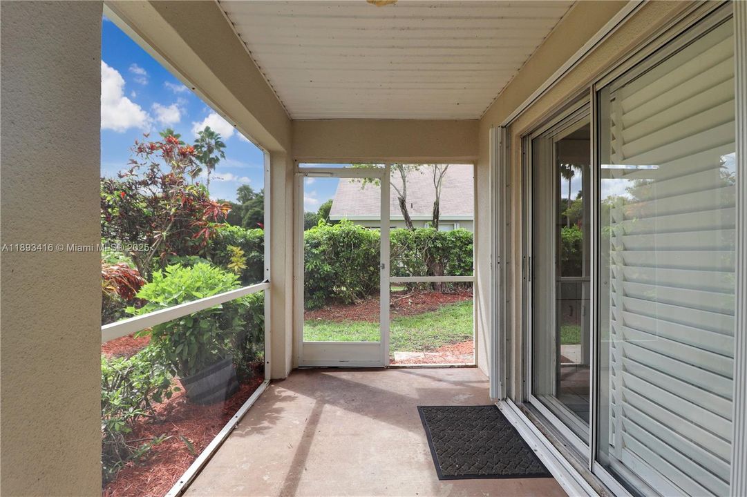 Recently Sold: $290,000 (2 beds, 2 baths, 1171 Square Feet)