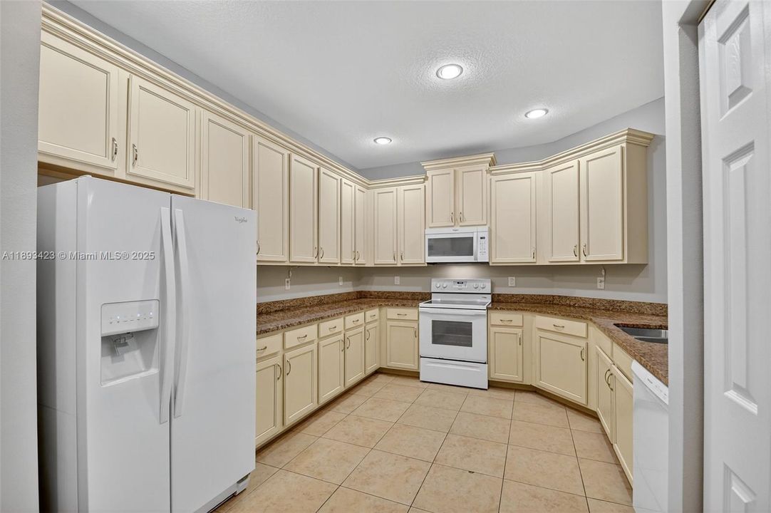 Недавно арендовано: $3,200 (3 спален, 2 ванн, 1695 Квадратных фут)