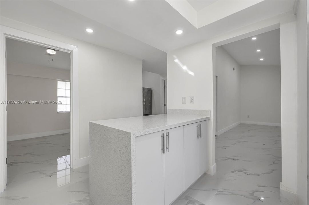 Active With Contract: $565,109 (4 beds, 2 baths, 1406 Square Feet)