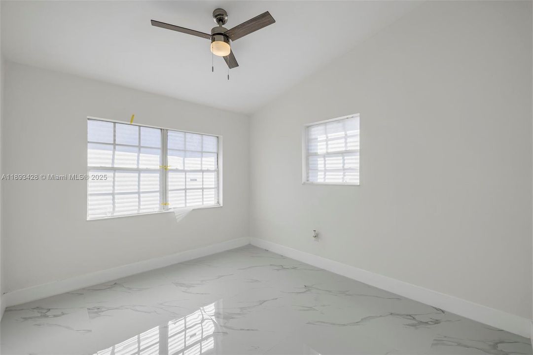 Active With Contract: $565,109 (4 beds, 2 baths, 1406 Square Feet)