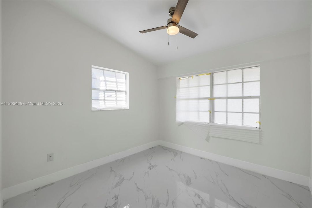 Active With Contract: $565,109 (4 beds, 2 baths, 1406 Square Feet)