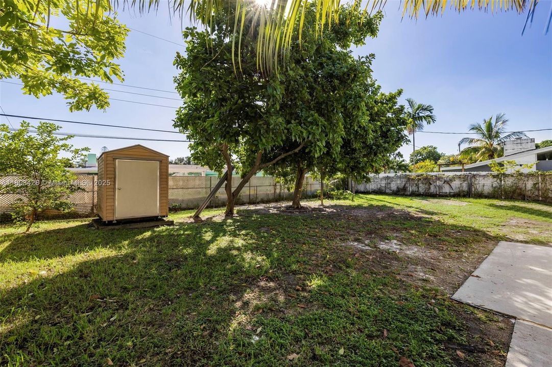 Active With Contract: $565,109 (4 beds, 2 baths, 1406 Square Feet)