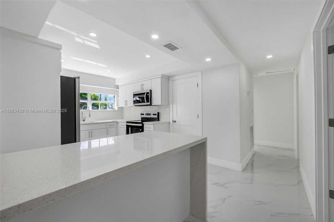 Active With Contract: $565,109 (4 beds, 2 baths, 1406 Square Feet)