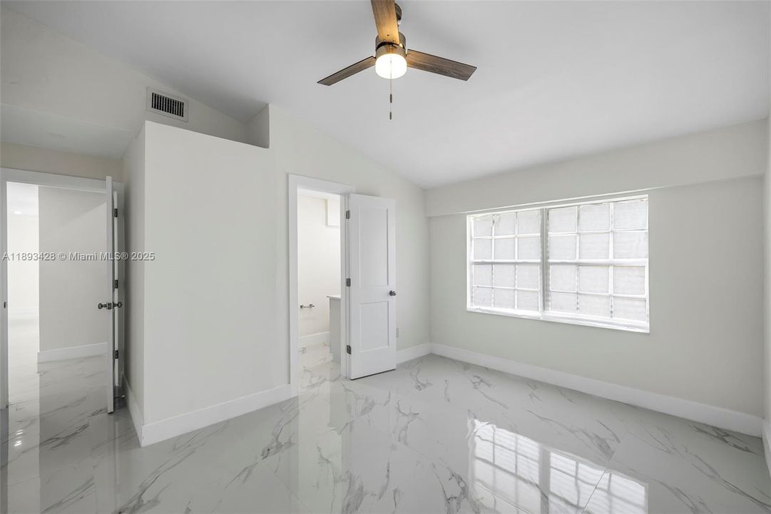 Active With Contract: $565,109 (4 beds, 2 baths, 1406 Square Feet)