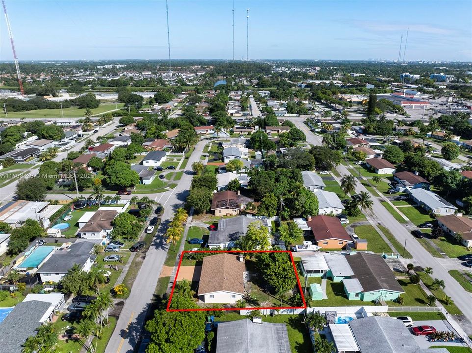 Active With Contract: $565,109 (4 beds, 2 baths, 1406 Square Feet)