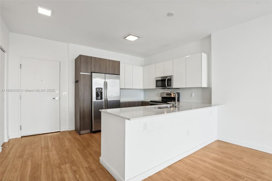 For Rent: $2,600 (1 beds, 1 baths, 238060 Square Feet)