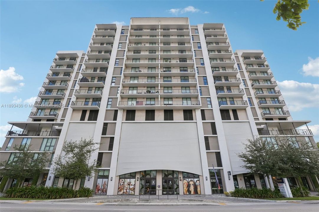 For Rent: $2,600 (1 beds, 1 baths, 238060 Square Feet)