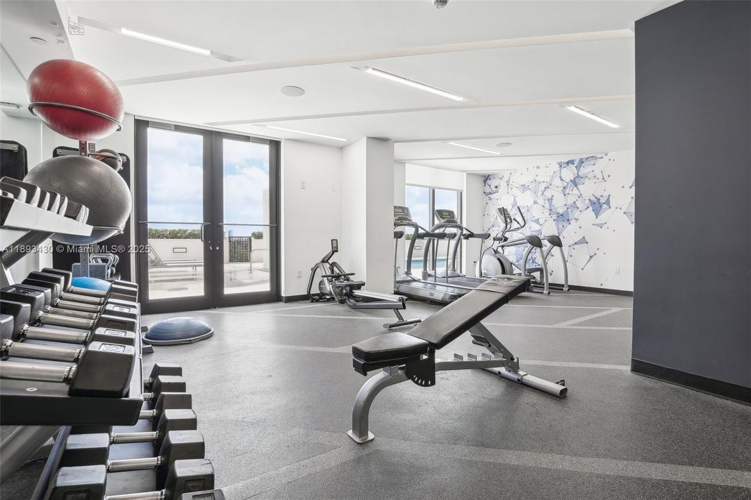 For Rent: $2,600 (1 beds, 1 baths, 238060 Square Feet)