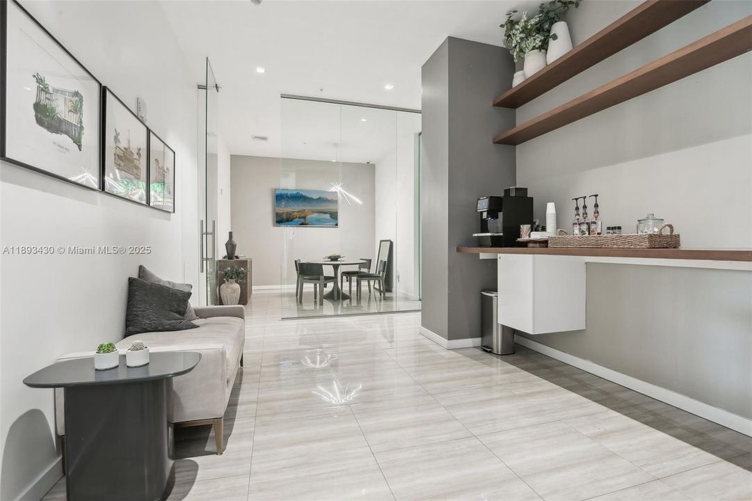 For Rent: $2,600 (1 beds, 1 baths, 238060 Square Feet)