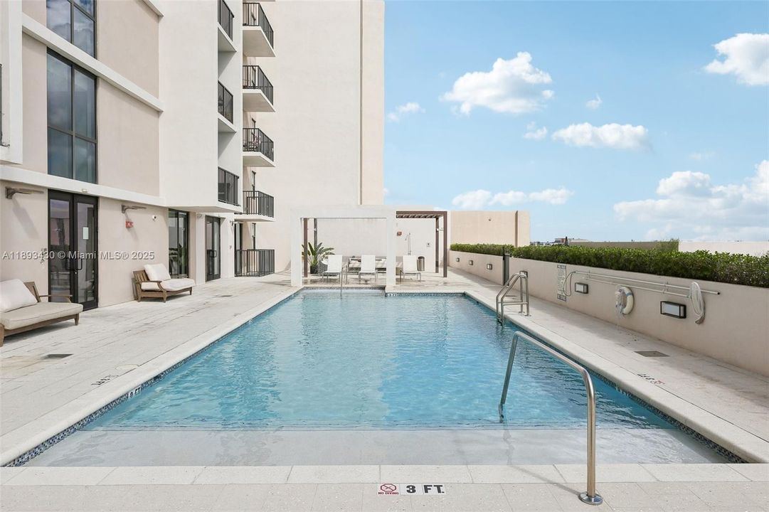 For Rent: $2,600 (1 beds, 1 baths, 238060 Square Feet)