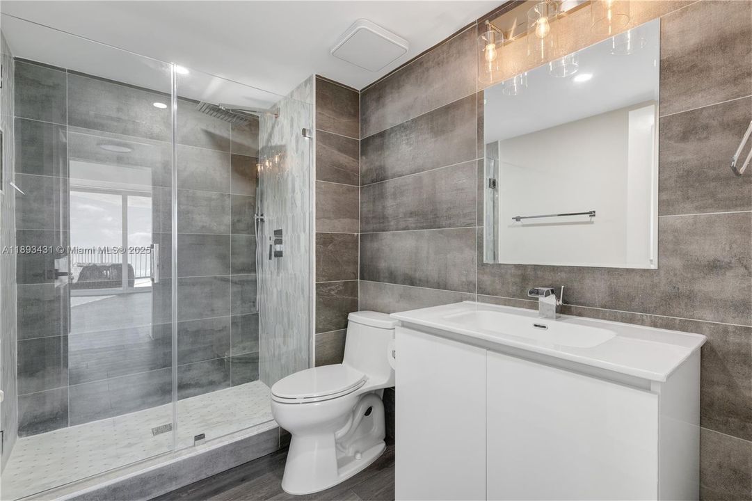 Недавно арендовано: $3,000 (2 спален, 2 ванн, 1181 Квадратных фут)