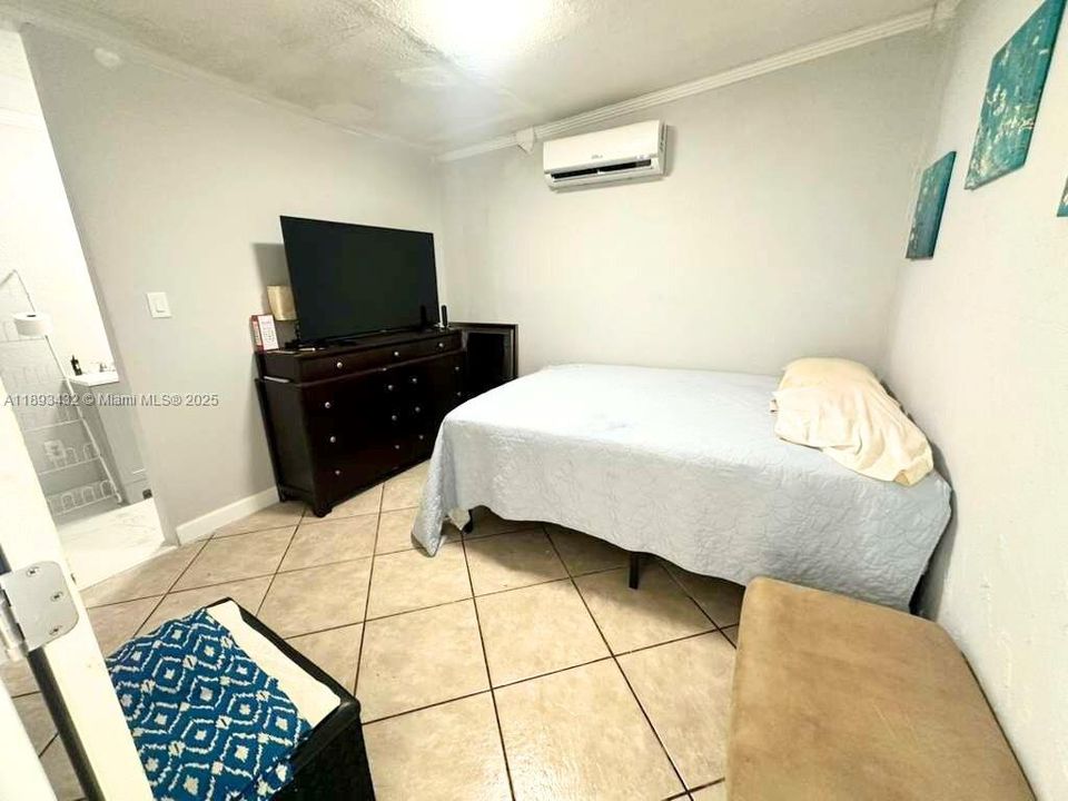 For Rent: $1,500 (1 beds, 1 baths, 650 Square Feet)