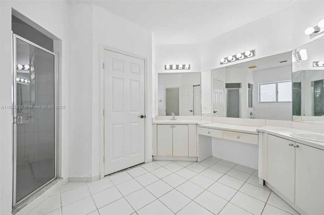 出租: $2,400 (3 贝兹, 2 浴室, 1905 平方英尺)