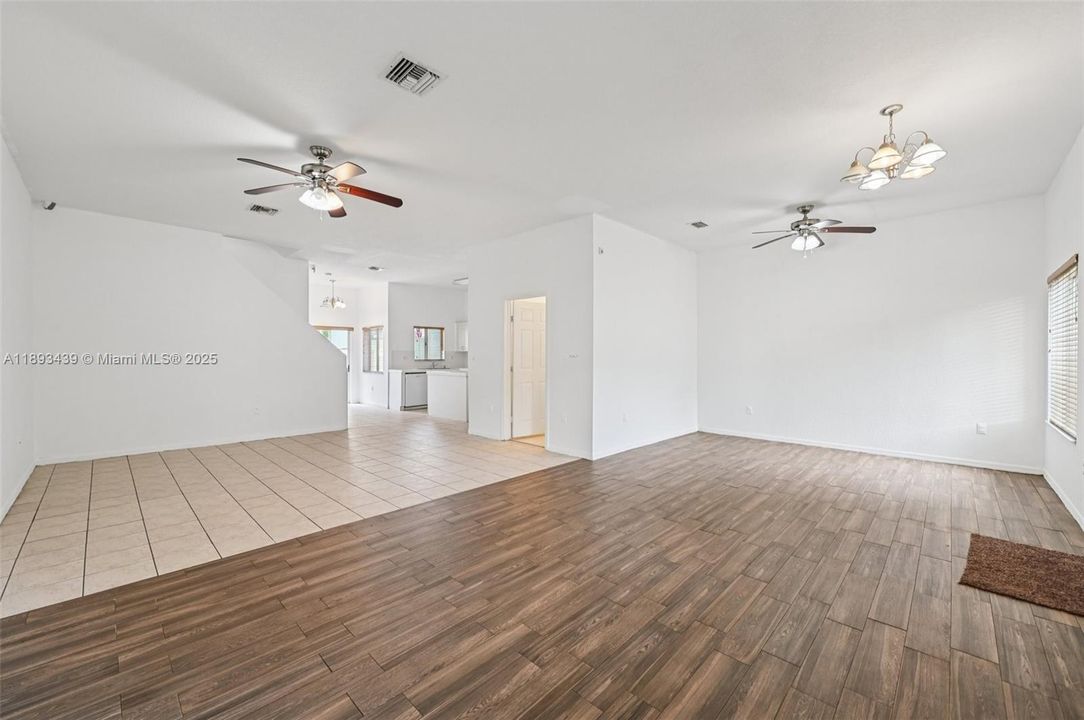 出租: $2,400 (3 贝兹, 2 浴室, 1905 平方英尺)