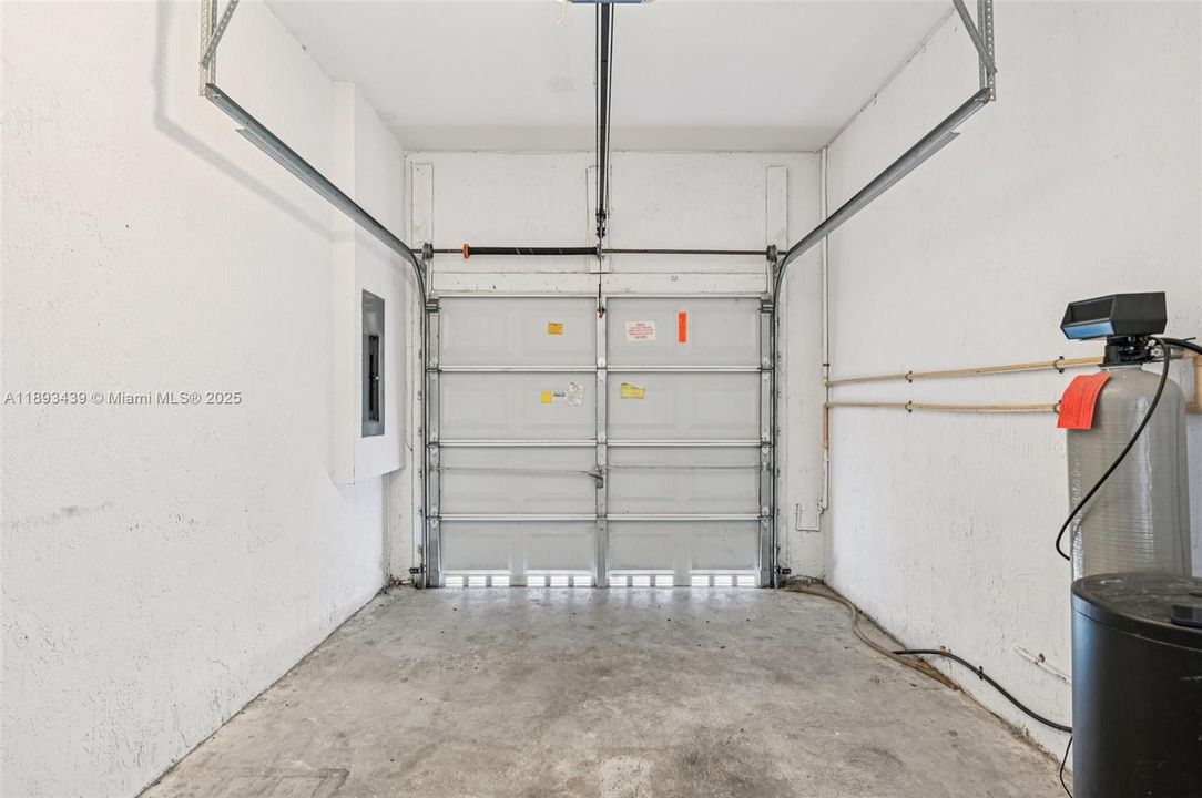 出租: $2,400 (3 贝兹, 2 浴室, 1905 平方英尺)