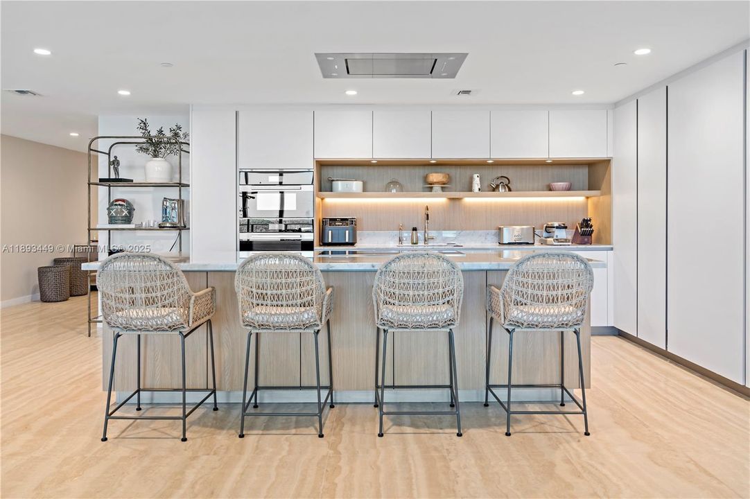 出租: $39,000 (3 贝兹, 4 浴室, 4004 平方英尺)