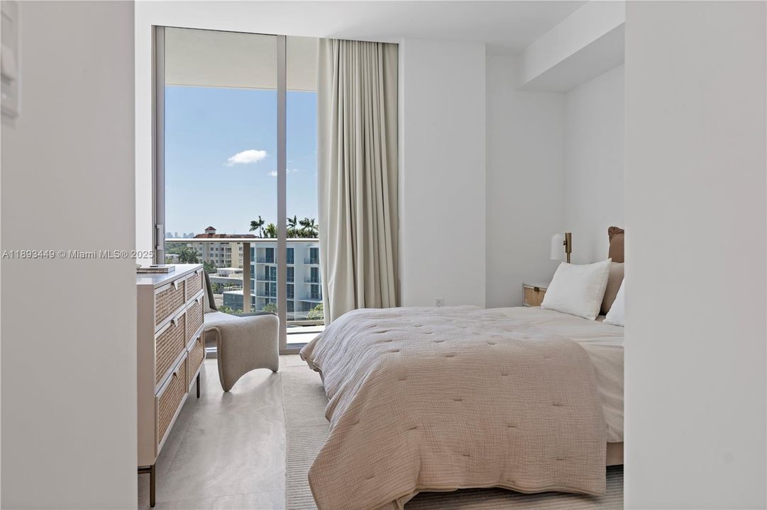 出租: $39,000 (3 贝兹, 4 浴室, 4004 平方英尺)