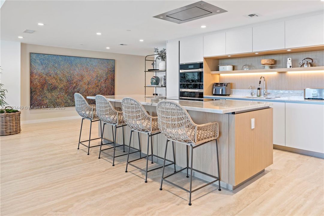 出租: $39,000 (3 贝兹, 4 浴室, 4004 平方英尺)