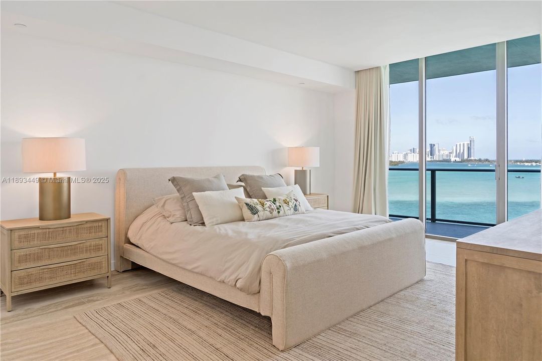 出租: $39,000 (3 贝兹, 4 浴室, 4004 平方英尺)