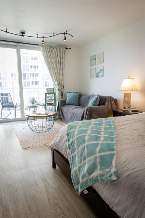 待售: $186,000 (0 贝兹, 1 浴室, 360 平方英尺)