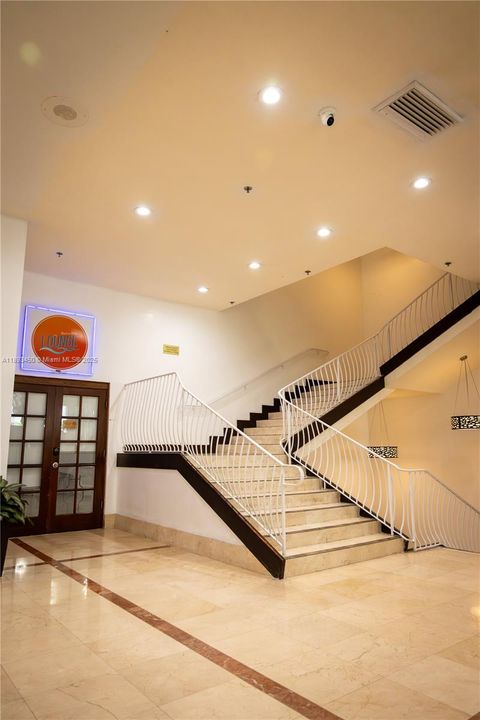 待售: $186,000 (0 贝兹, 1 浴室, 360 平方英尺)