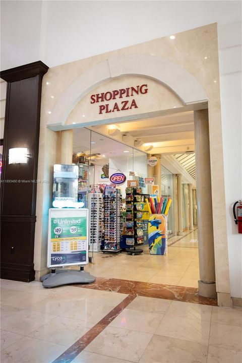 待售: $186,000 (0 贝兹, 1 浴室, 360 平方英尺)