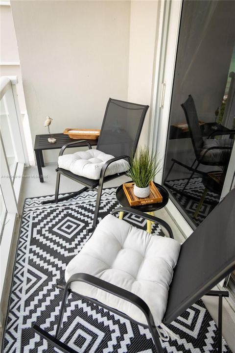 待售: $186,000 (0 贝兹, 1 浴室, 360 平方英尺)