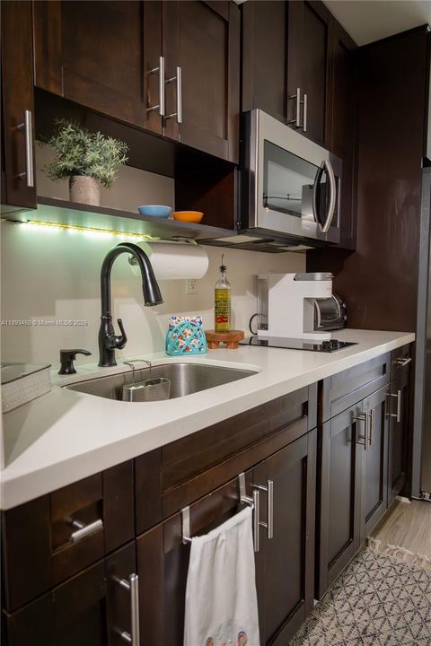 待售: $186,000 (0 贝兹, 1 浴室, 360 平方英尺)